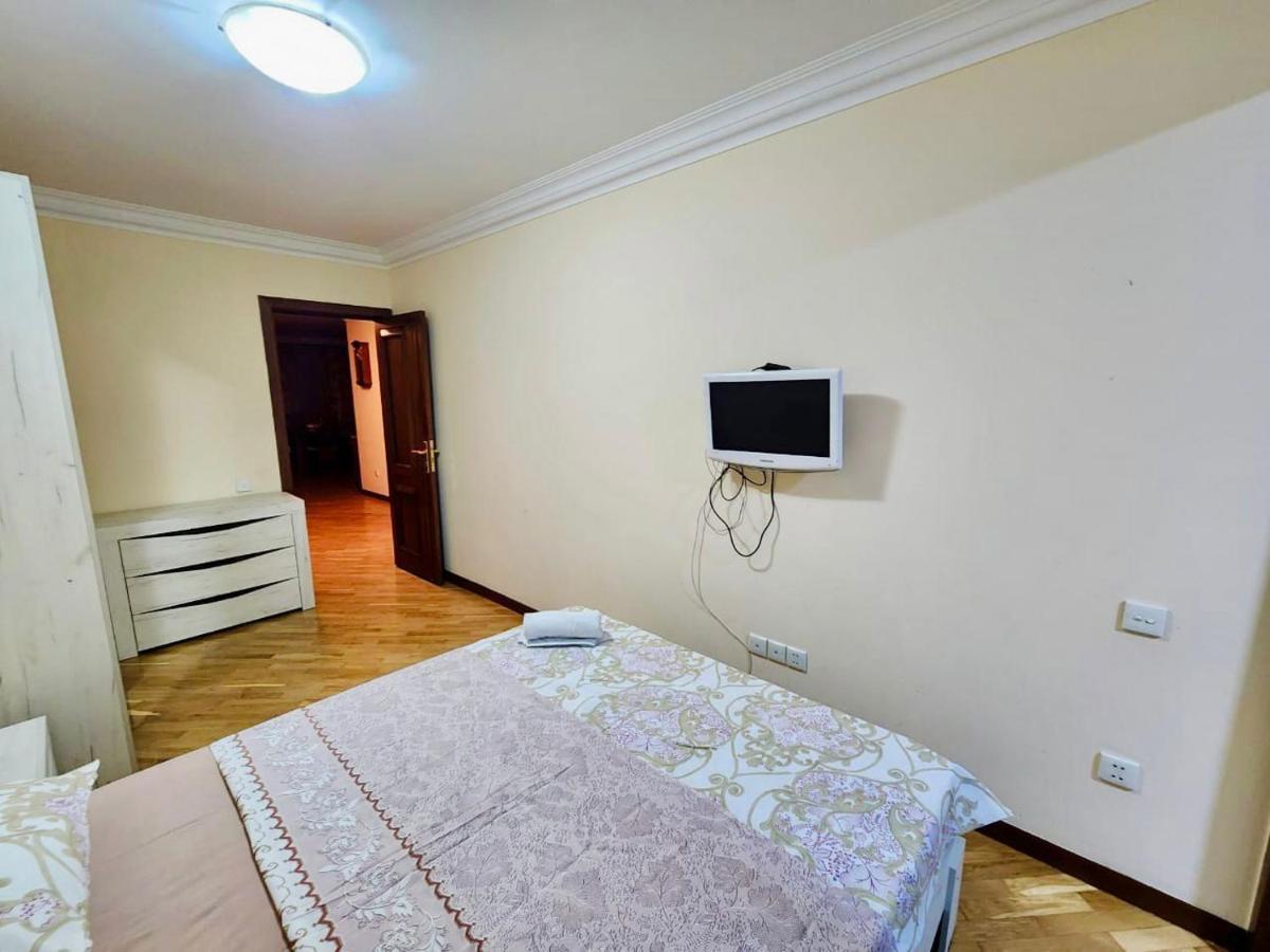 Family Spacious 3 Bedroom Apartment In The Middle Of City Center, Next To North Avenue Erywań Zewnętrze zdjęcie